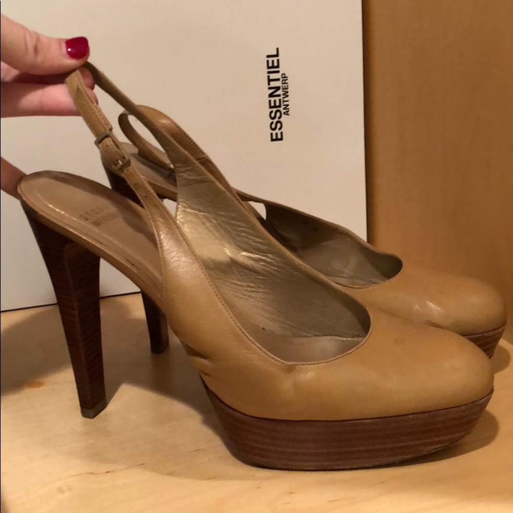 Stuart Weitzman slingback